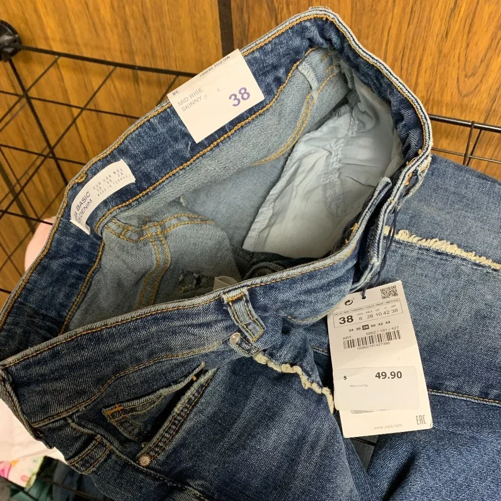 NEW Zara Frayed Center Seams Skinny Jeans - Picture 6 of 6